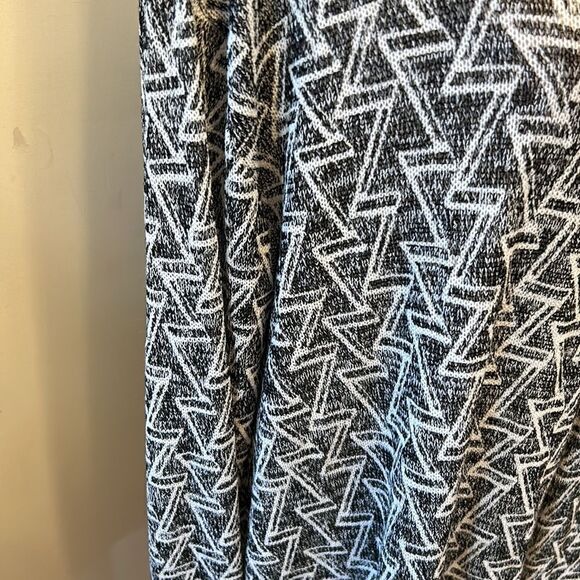 Divided black white patterned lightweight open cardigan Size L EUC - Picture 5 of 8